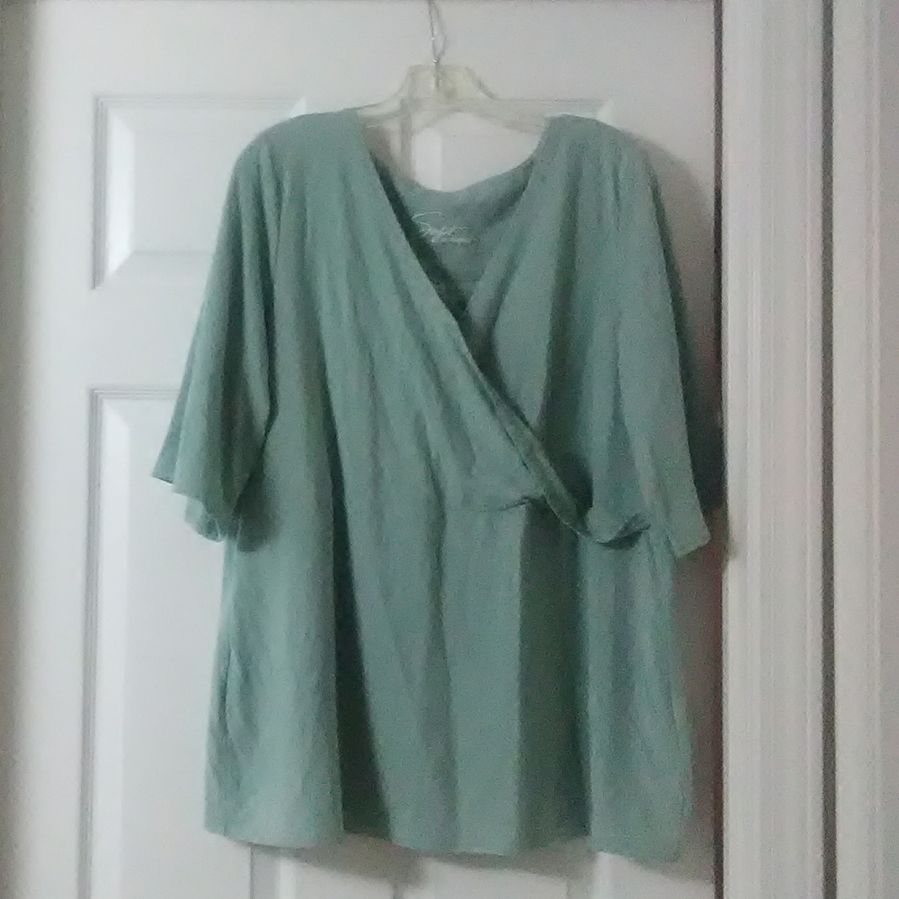 Soft by avenue womens top